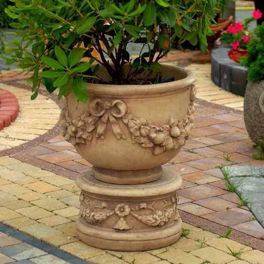 Pflanzenschale mit Schleifen