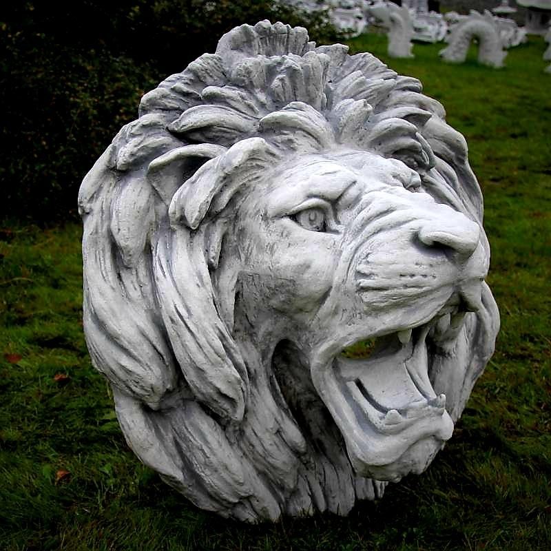 Relief Großer Löwe mit Mähne