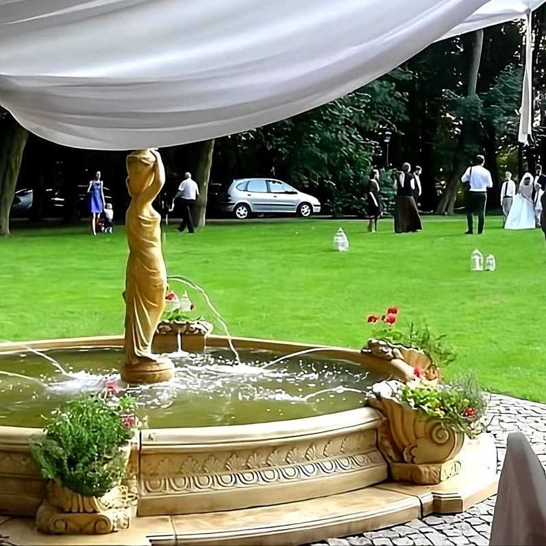 Set Figur Mädchen mit Krügen + Brunnenbecken Marino + Säule + Zubehör