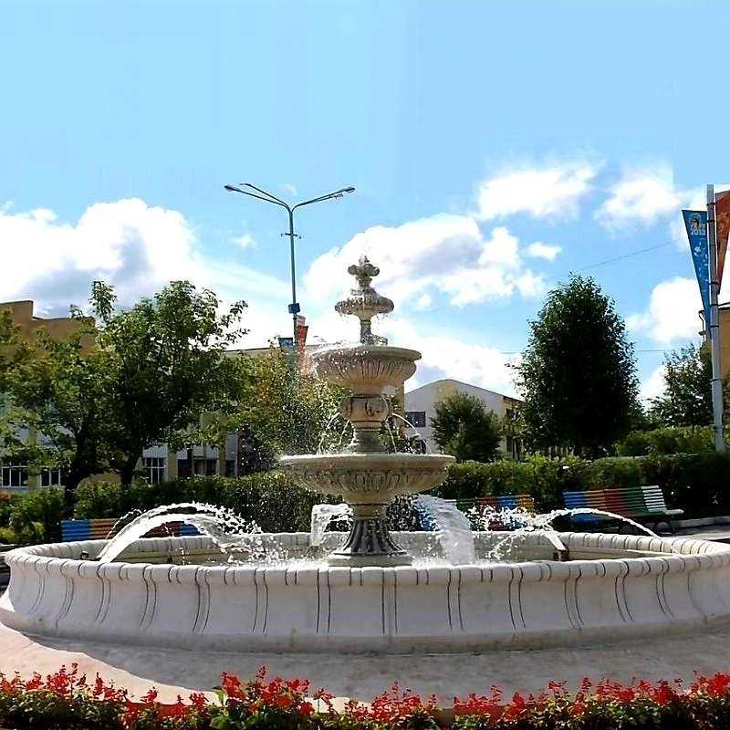 Set Springbrunnen Groß + Brunnenbecken Bari