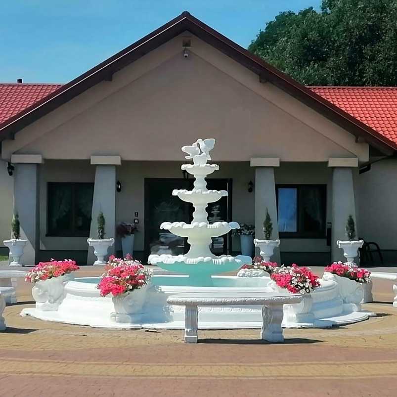 Set Springbrunnen mit Tauben + Brunnenbecken Marino