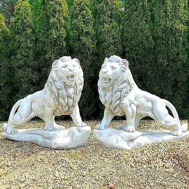 Set Steinfiguren – Riesiger schreitender Löwe (rechts und links)