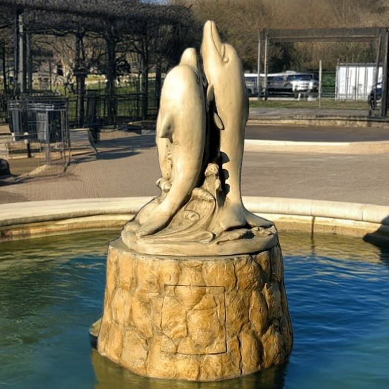 Springbrunnen Delfine