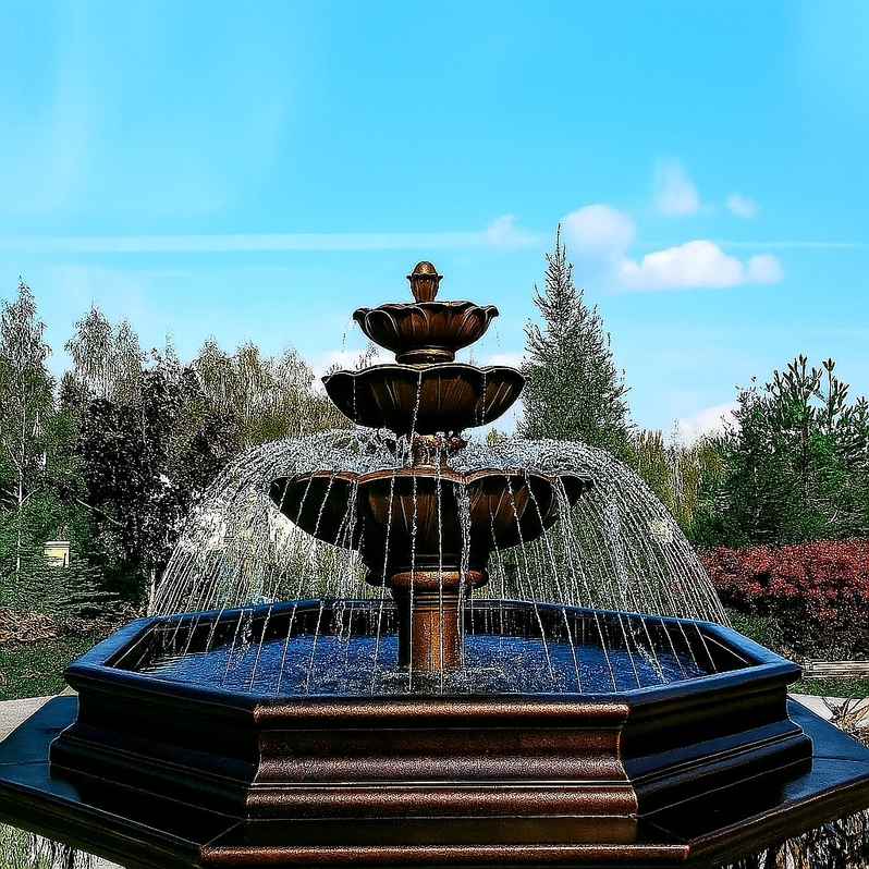Springbrunnen Lotusblume + Brunnenbecken Classico Klein