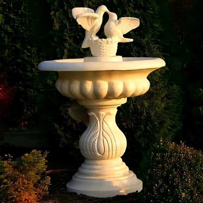 Springbrunnen Tränke Torino mit Tauben