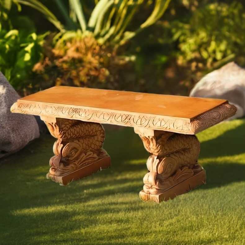 Steinbank Tivoli mit Fischen