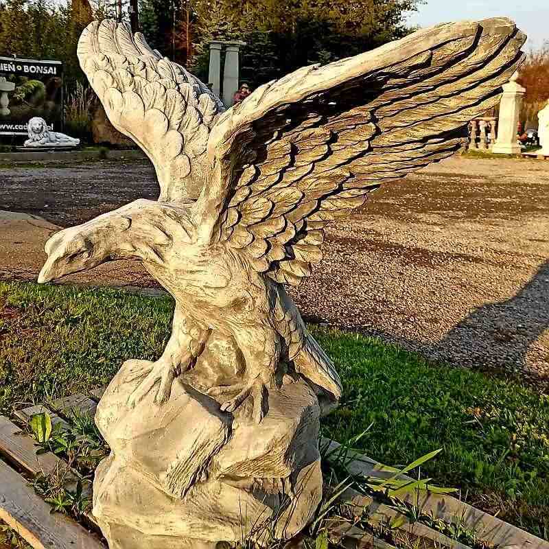 Steinfigur Großer Adler