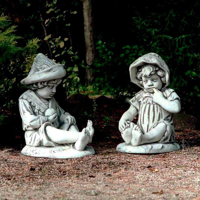 Steinfigur Mädchen 2