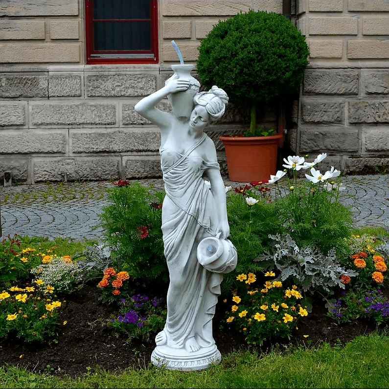 Steinfigur Überlauf Frau mit Zwei Krügen