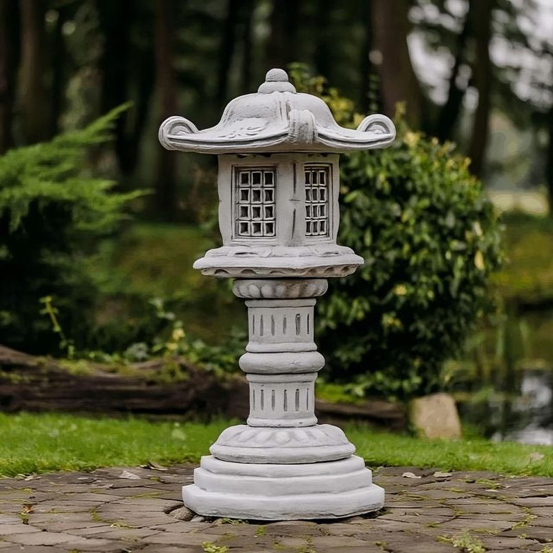 Steinlaterne klassisch