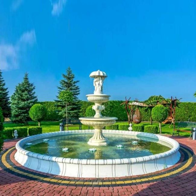 Die schönsten Gartenbrunnen im Größten Format mit Brunnenbecken – 10 Inspirationen