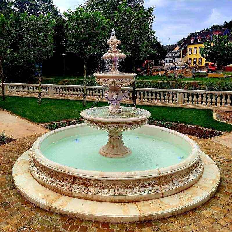 Große Etagenbrunnen mit Brunnenbecken und Premium-Zubehör – TOP10 Schöner Springbrunnen