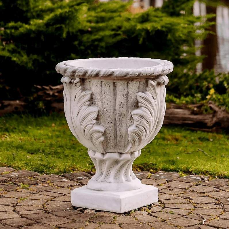 Schöne Große Pflanzschalen aus Steinguss / Betonkomposit für den Garten - TOP 10