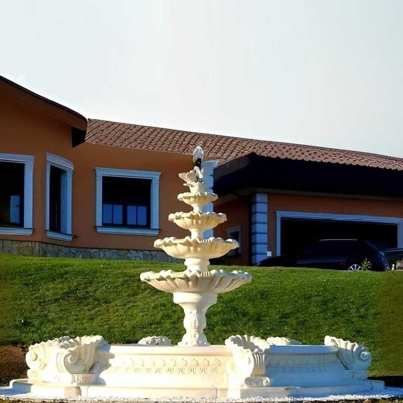 Steinbrunnen mit Wasserbecken - TOP20 der schönsten Gartenbrunnen